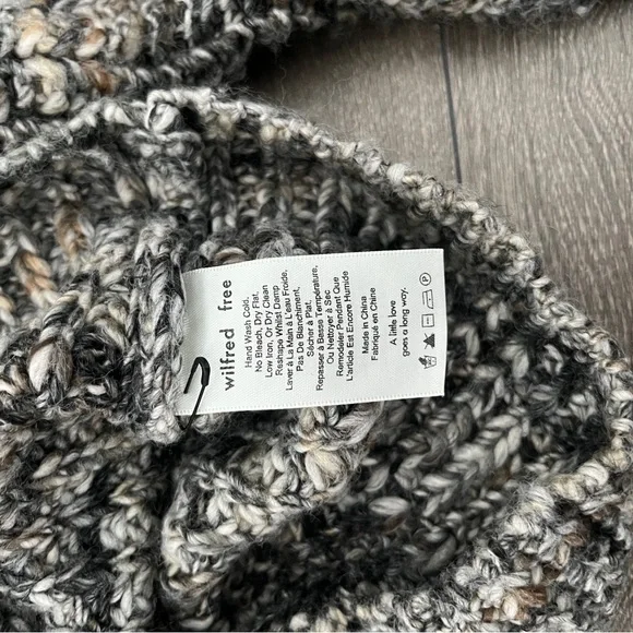 Aritzia Wilfred Free Retrograde Mockneck Sweater - Picture 4 of 6